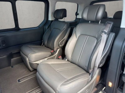 Hyundai Staria 1.6 hev Luxury 2wd auto (11)