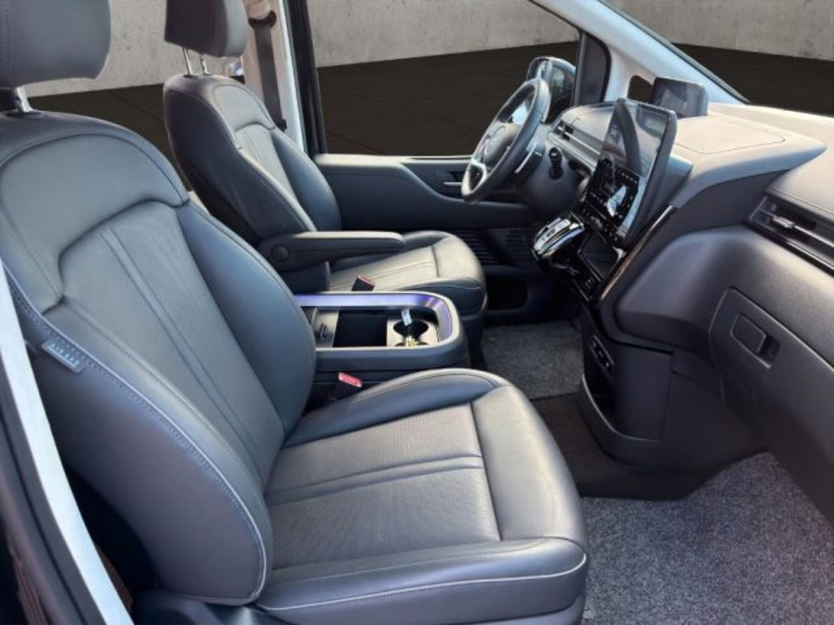 Hyundai Staria 1.6 hev Luxury 2wd auto (12)