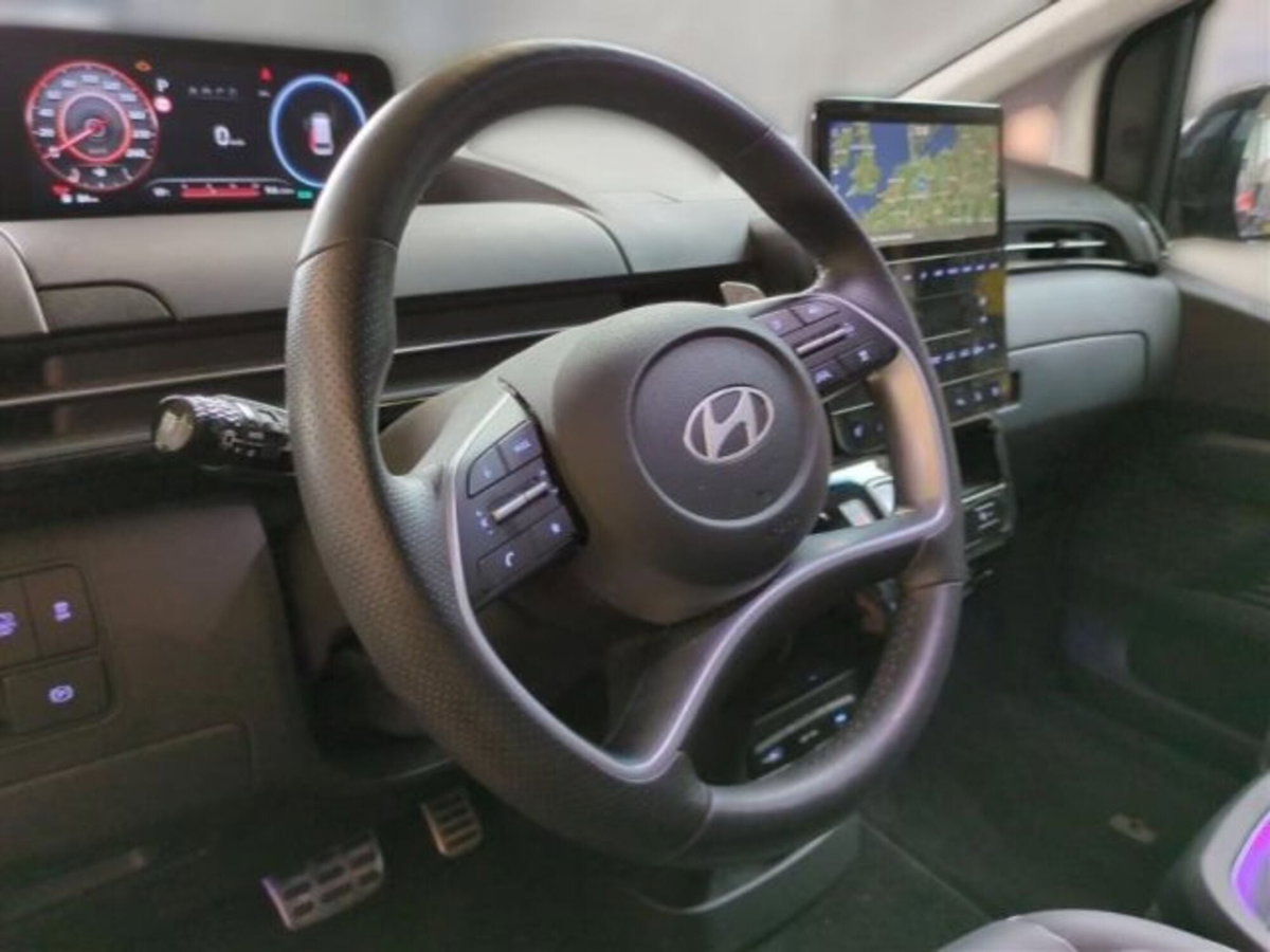Hyundai Staria 1.6 hev Luxury 2wd auto (10)