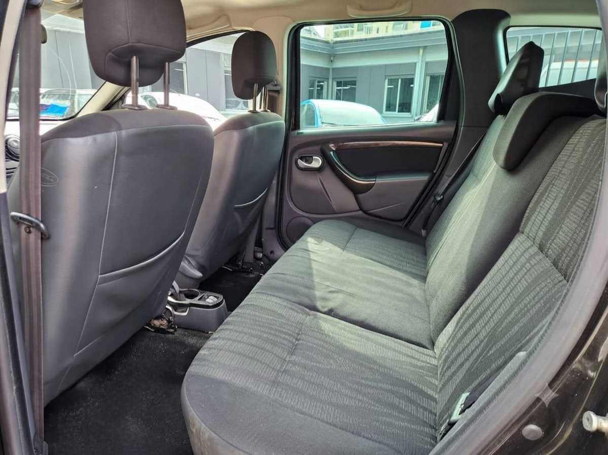 Dacia Duster 1.6 110CV 4x2 GPL Ambiance (9)
