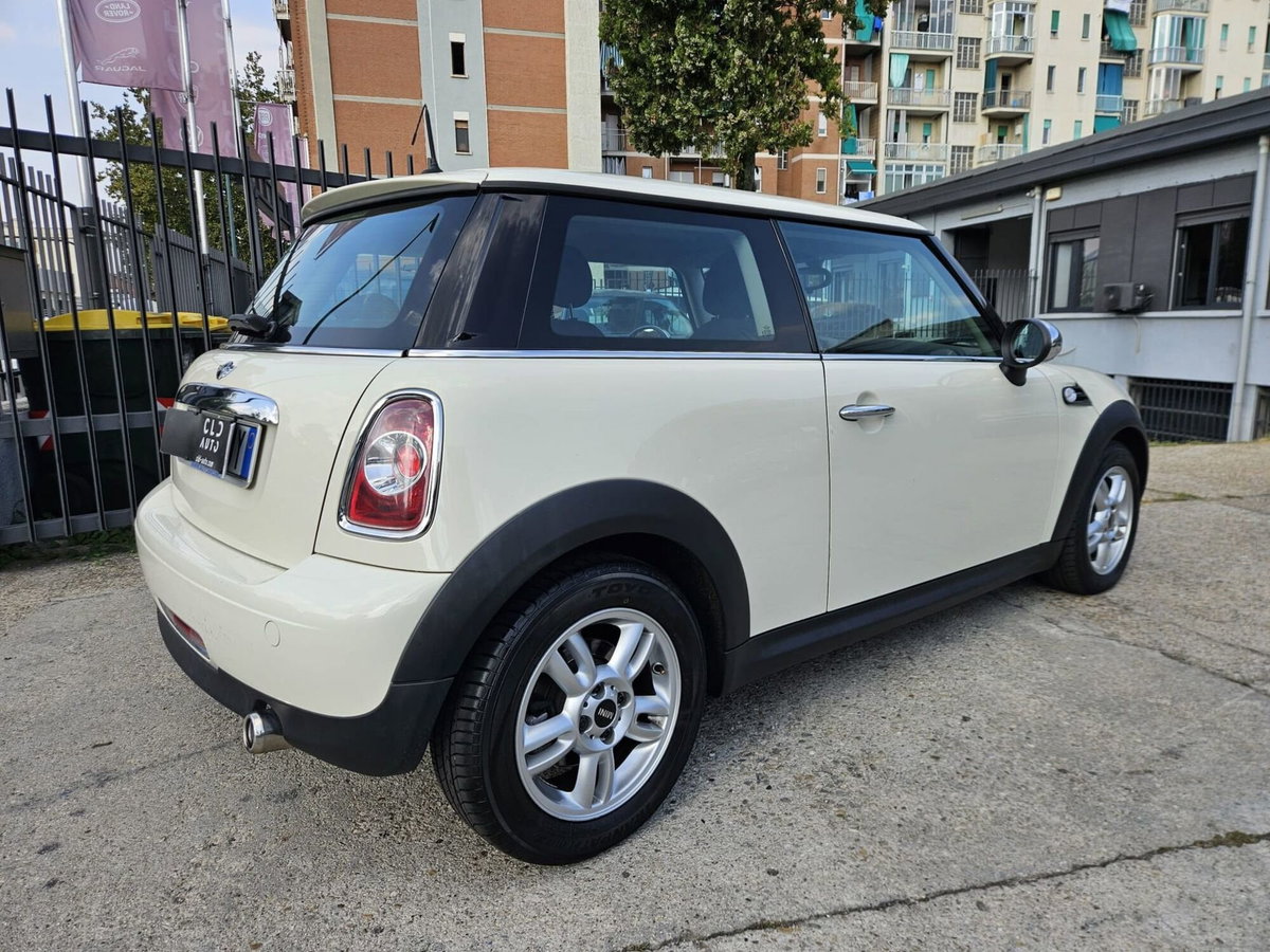 MINI Mini 1.6 16V One D (4)