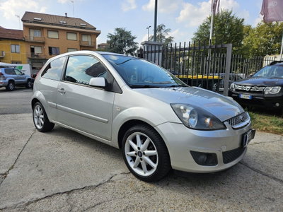 Ford Fiesta 1.2 16V 3p. Ghia (3)