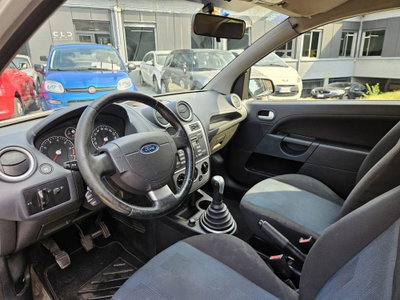 Ford Fiesta 1.2 16V 3p. Ghia (6)