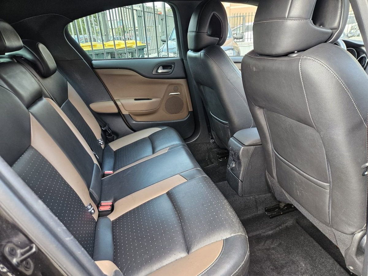 Ds DS 4 DS 4 Crossback THP 165 S&S EAT6 Sport Chic (16)