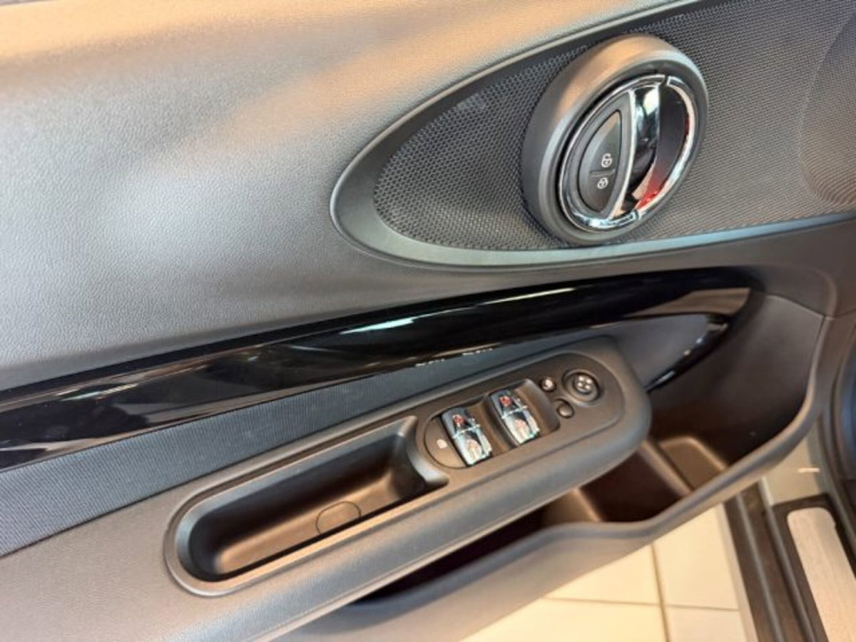 MINI Mini Clubman 2.0 Cooper D Hype Clubman (16)