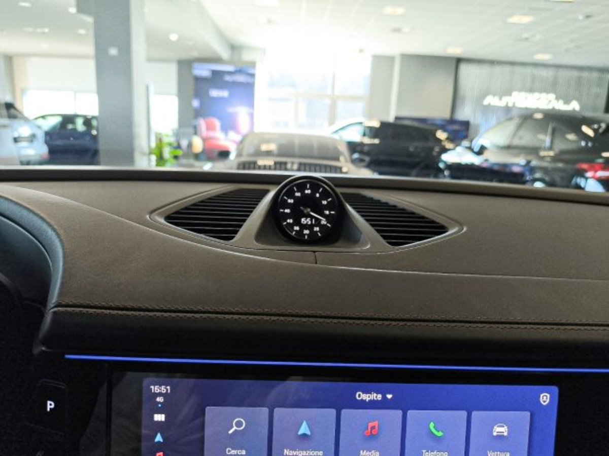 Porsche Macan Turbo (16)
