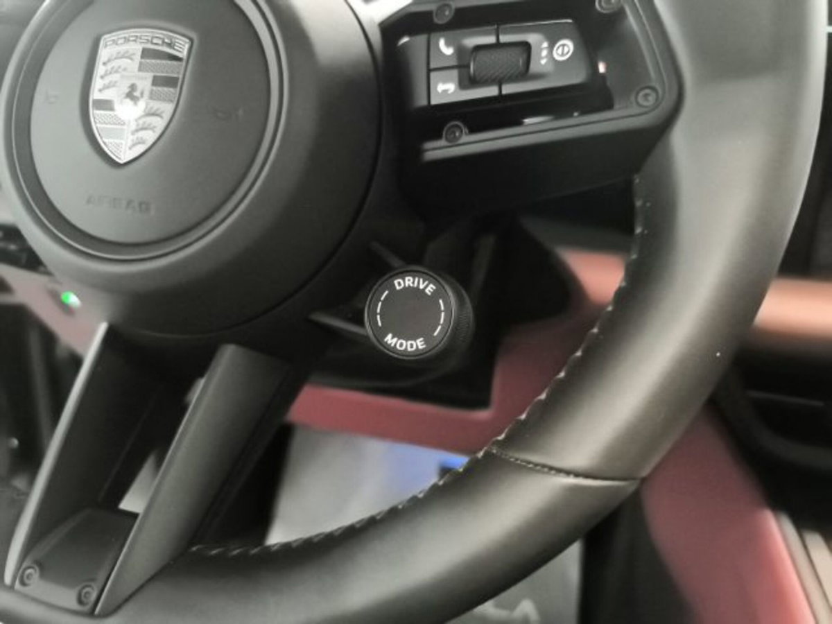 Porsche Macan Turbo (19)