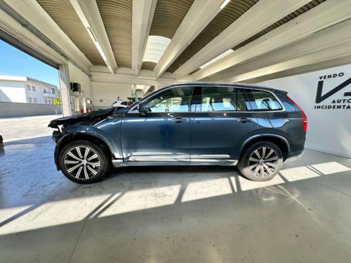 Volvo XC90 B5 (d) AWD Geartronic 7 posti Inscription (4)