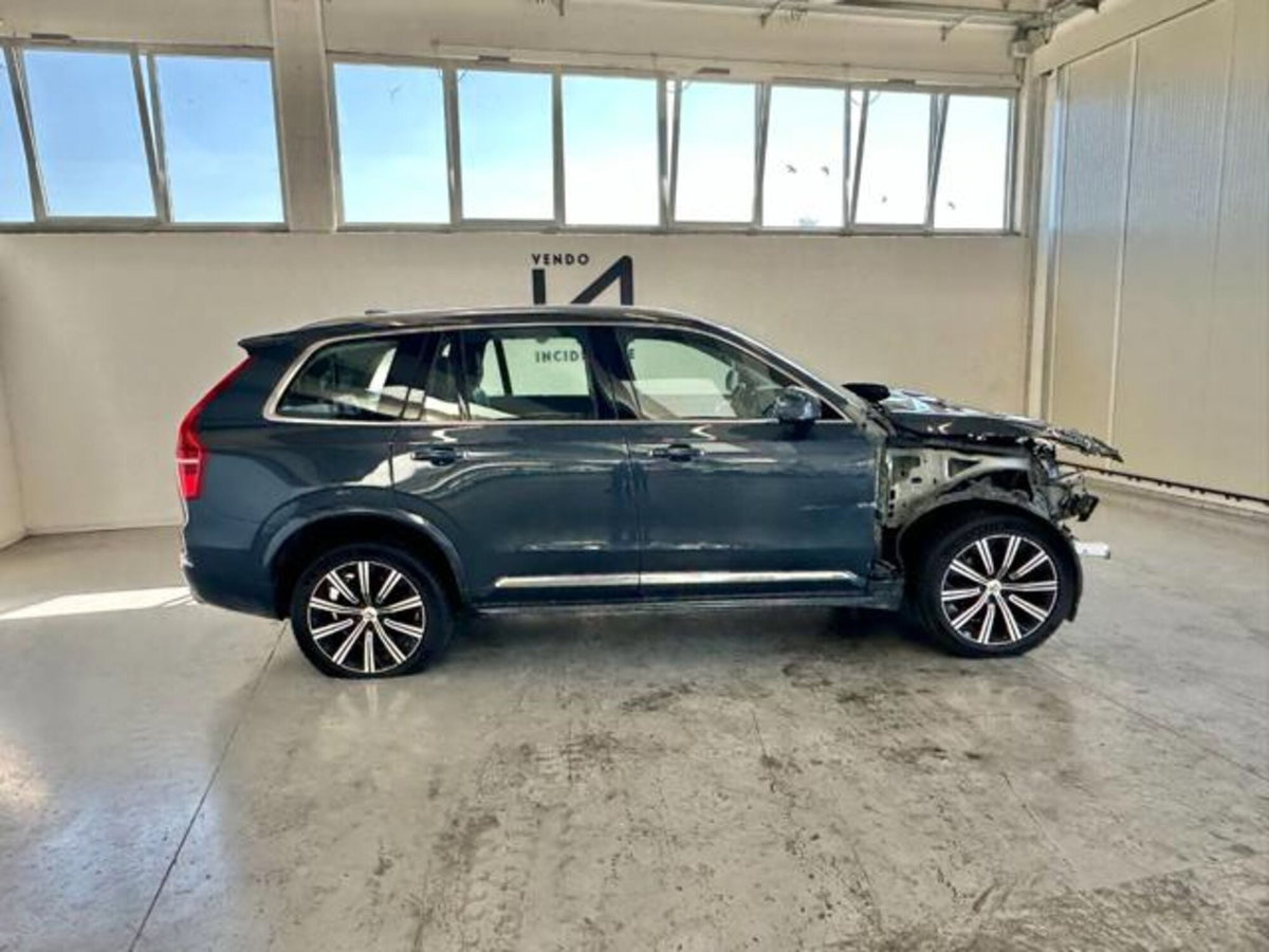 Volvo XC90 B5 (d) AWD Geartronic 7 posti Inscription (8)