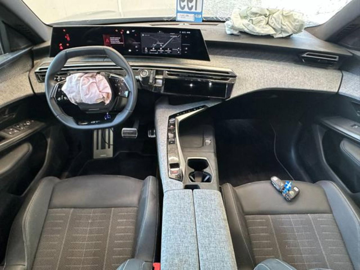Peugeot 3008 1.2 hybrid GT Exclusive 145cv e-dcs6 (16)