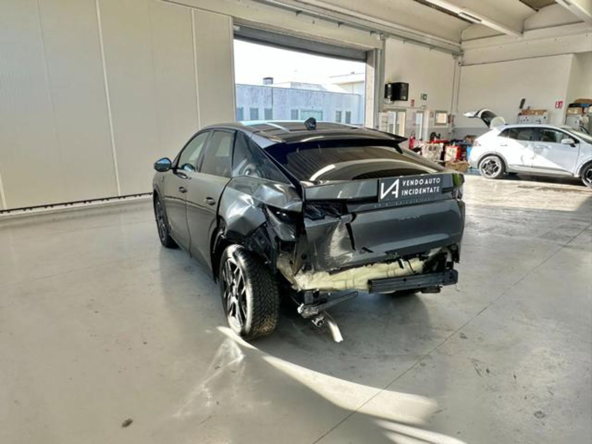 Peugeot 3008 1.2 hybrid GT Exclusive 145cv e-dcs6 (5)