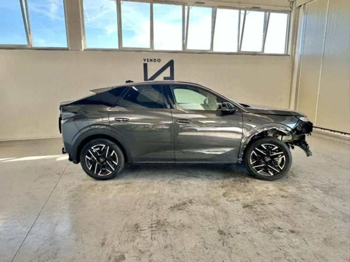 Peugeot 3008 1.2 hybrid GT Exclusive 145cv e-dcs6 (8)