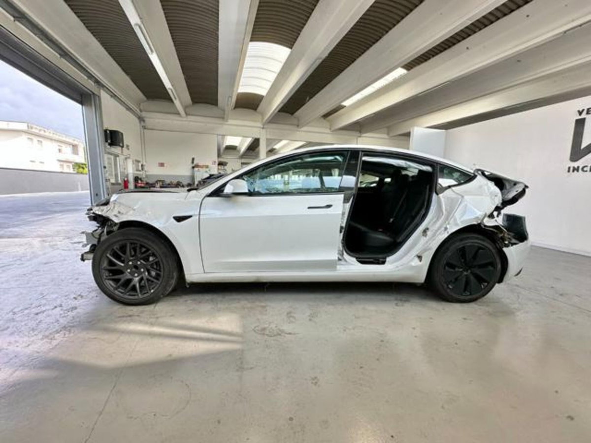 Tesla Model 3 Model 3 RWD (4)