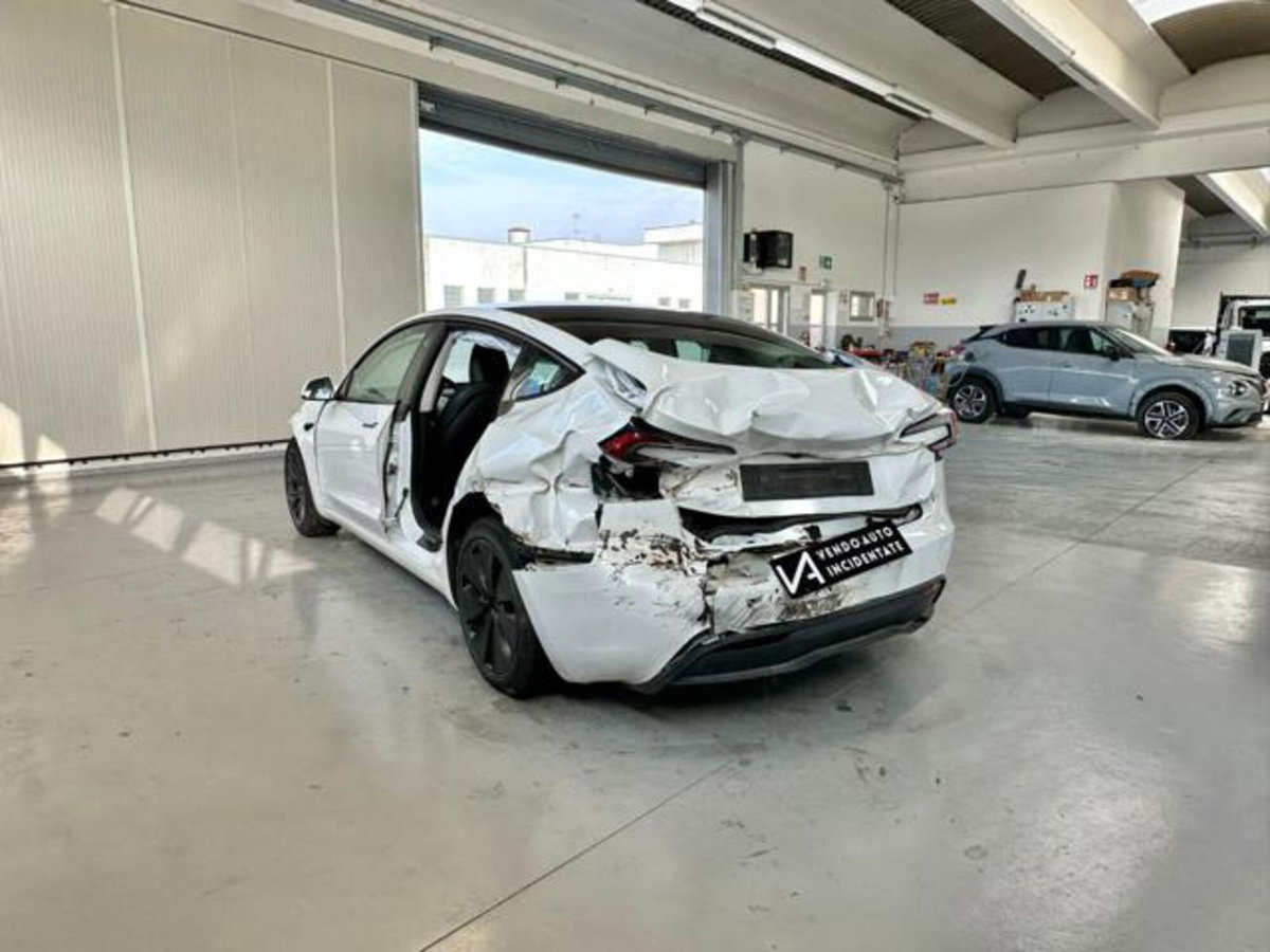 Tesla Model 3 Model 3 RWD (5)