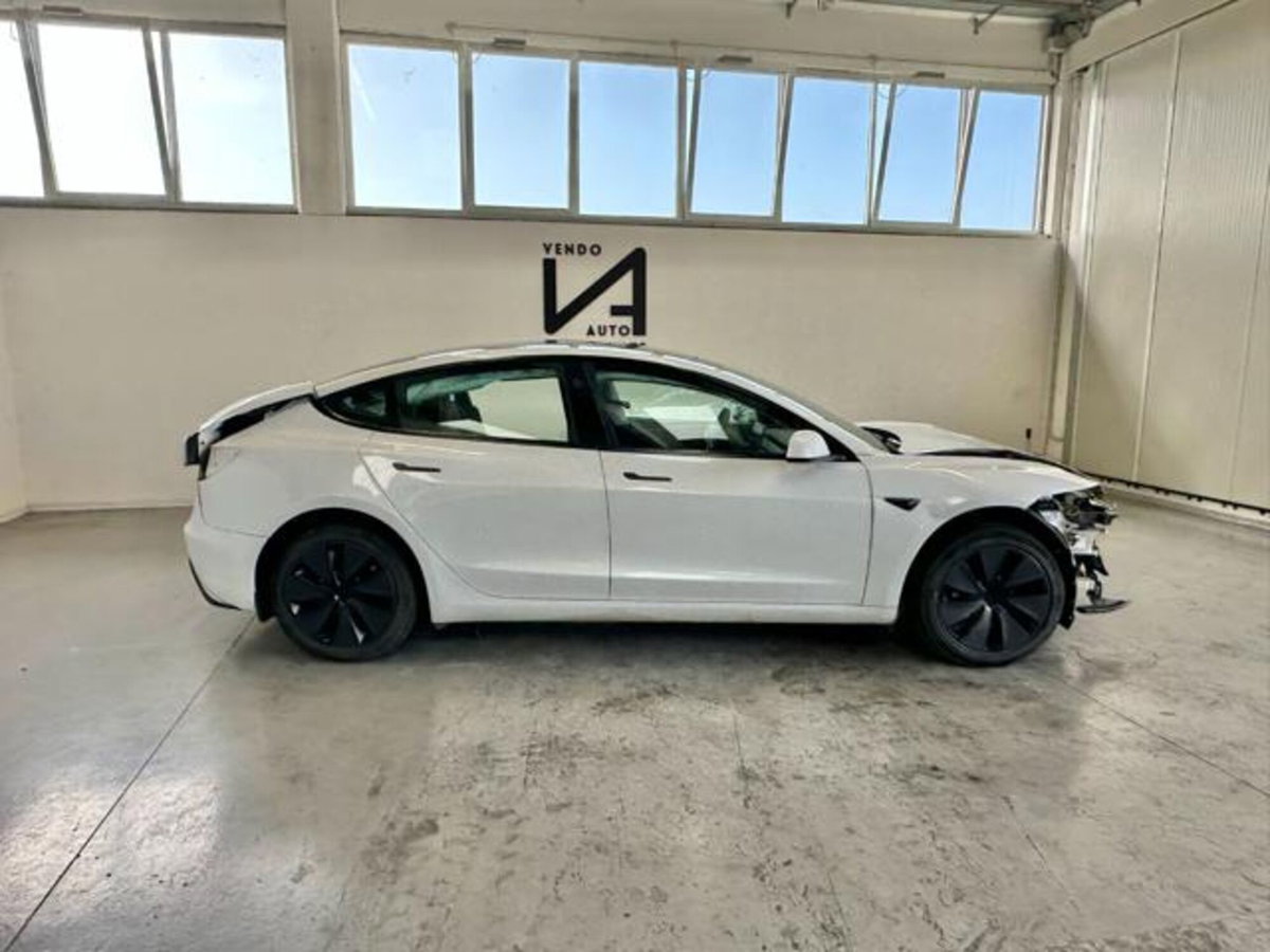 Tesla Model 3 Model 3 RWD (8)