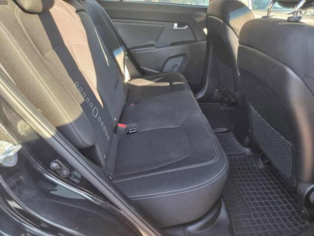 Kia Sportage 1.7 CRDI 2WD Cool (12)