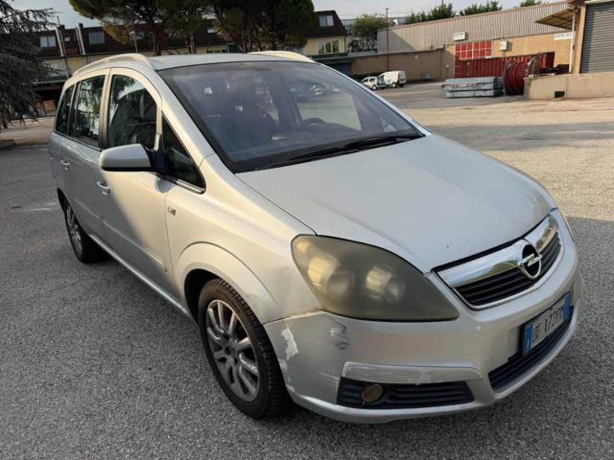 Opel Zafira 1.6 16V ecoM 94CV Club (19)