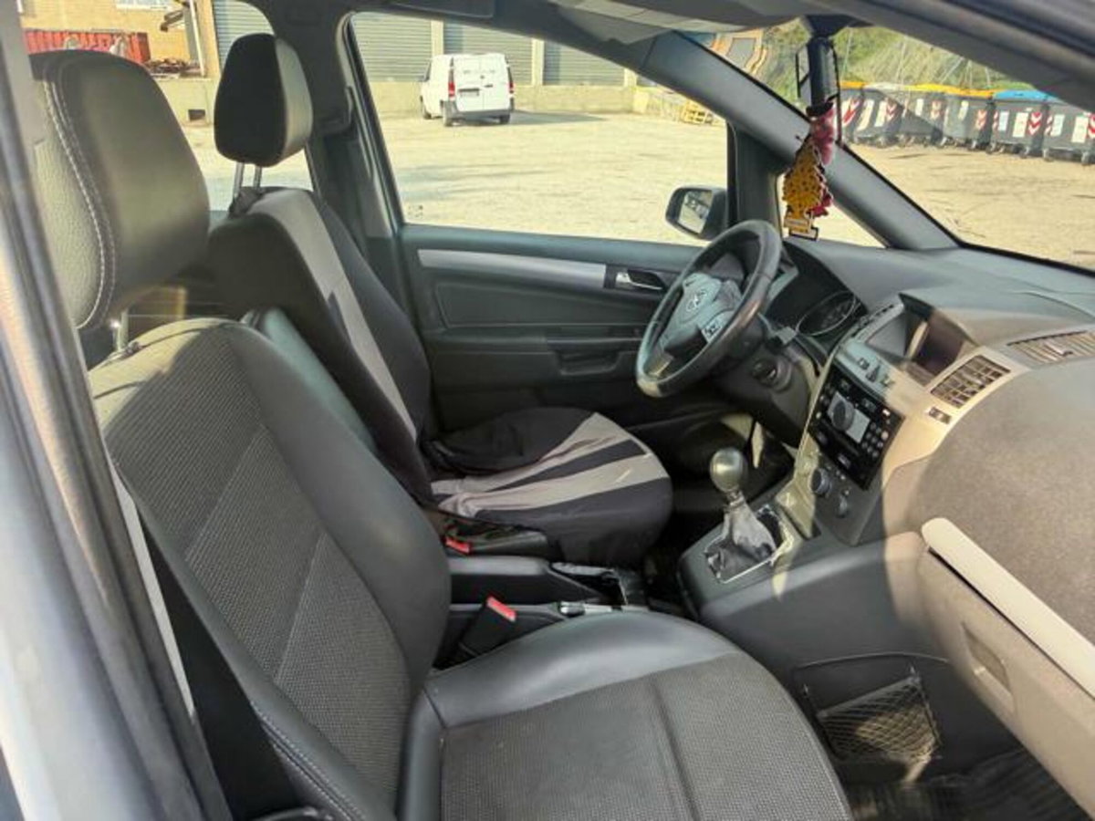 Opel Zafira 1.6 16V ecoM 94CV Club (20)