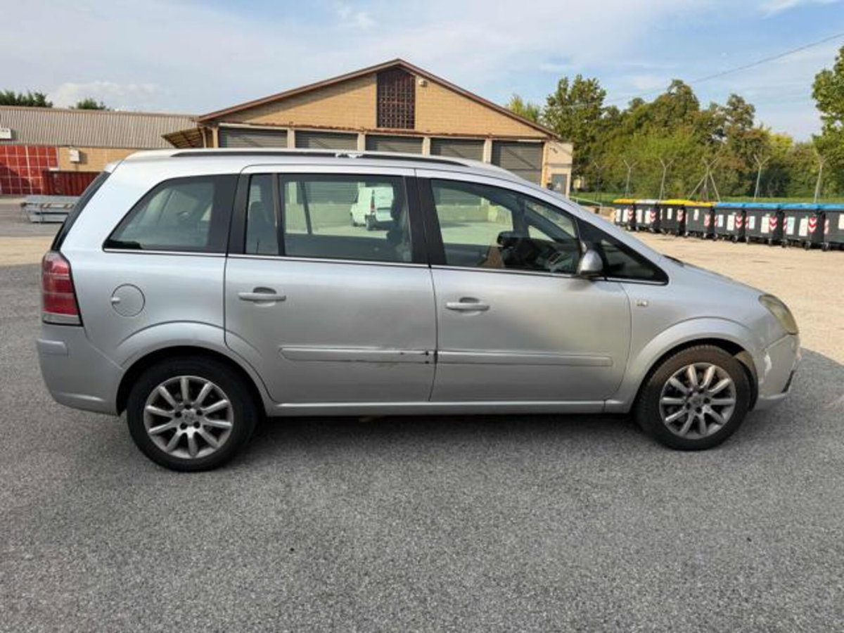 Opel Zafira 1.6 16V ecoM 94CV Club (6)
