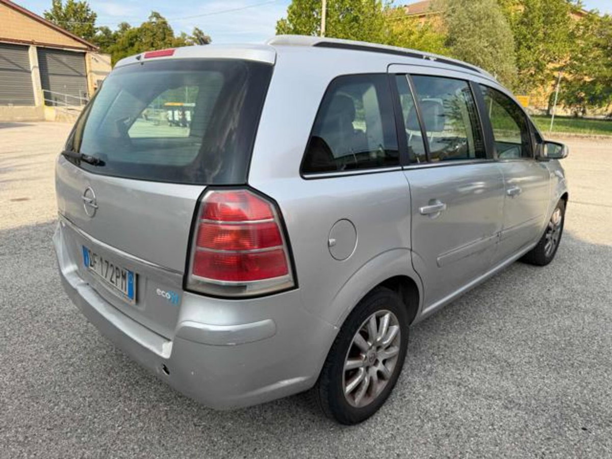 Opel Zafira 1.6 16V ecoM 94CV Club (8)
