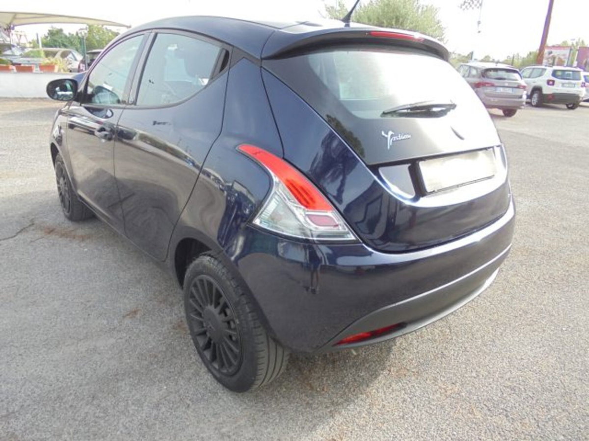Lancia Ypsilon 1.2 69 CV 5 porte S&S Elefantino Blu (11)