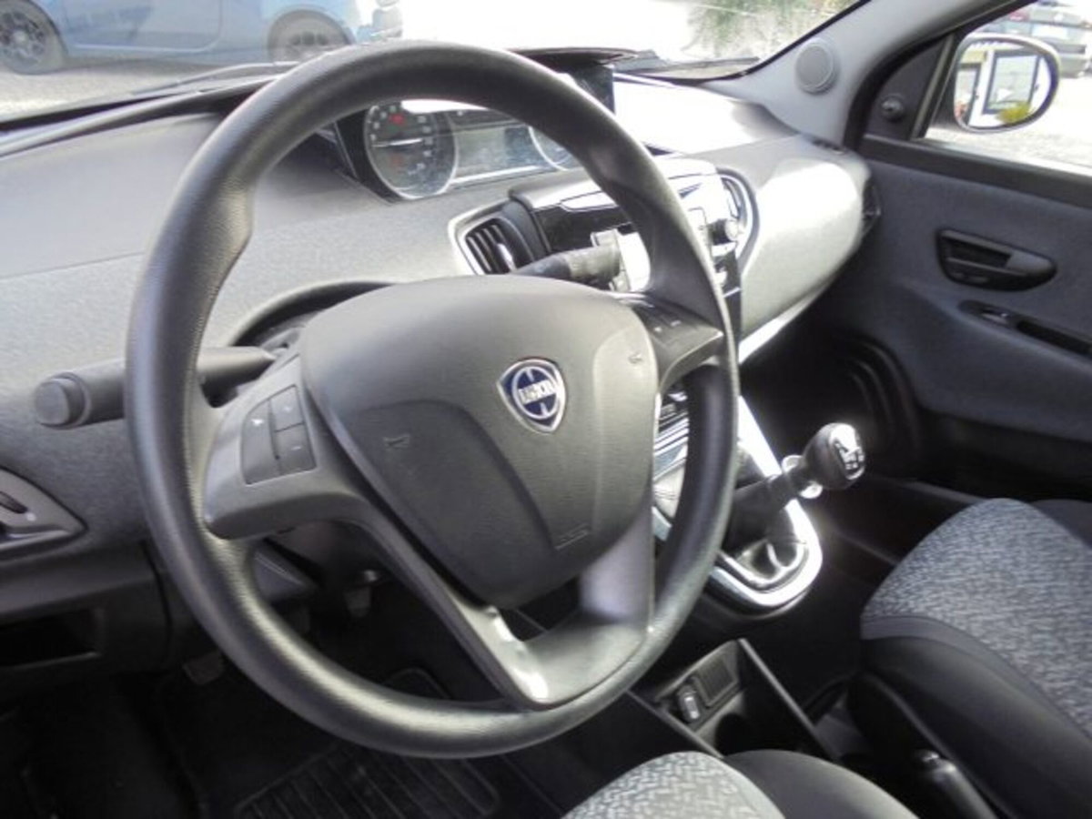 Lancia Ypsilon 1.2 69 CV 5 porte S&S Elefantino Blu (20)