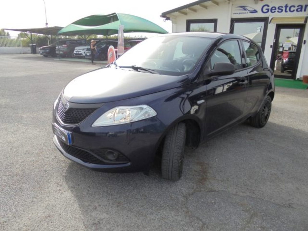Lancia Ypsilon 1.2 69 CV 5 porte S&S Elefantino Blu (7)