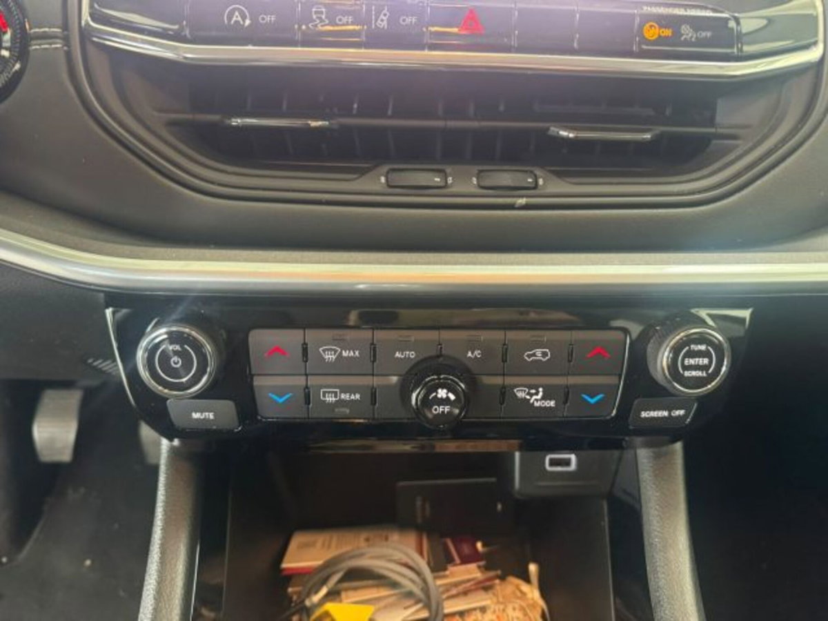 Jeep Compass 1.6 Multijet II 2WD Limited (18)