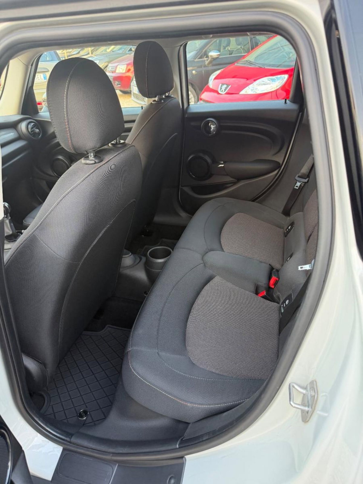 MINI Mini 1.5 Cooper D Hype 5 porte (8)