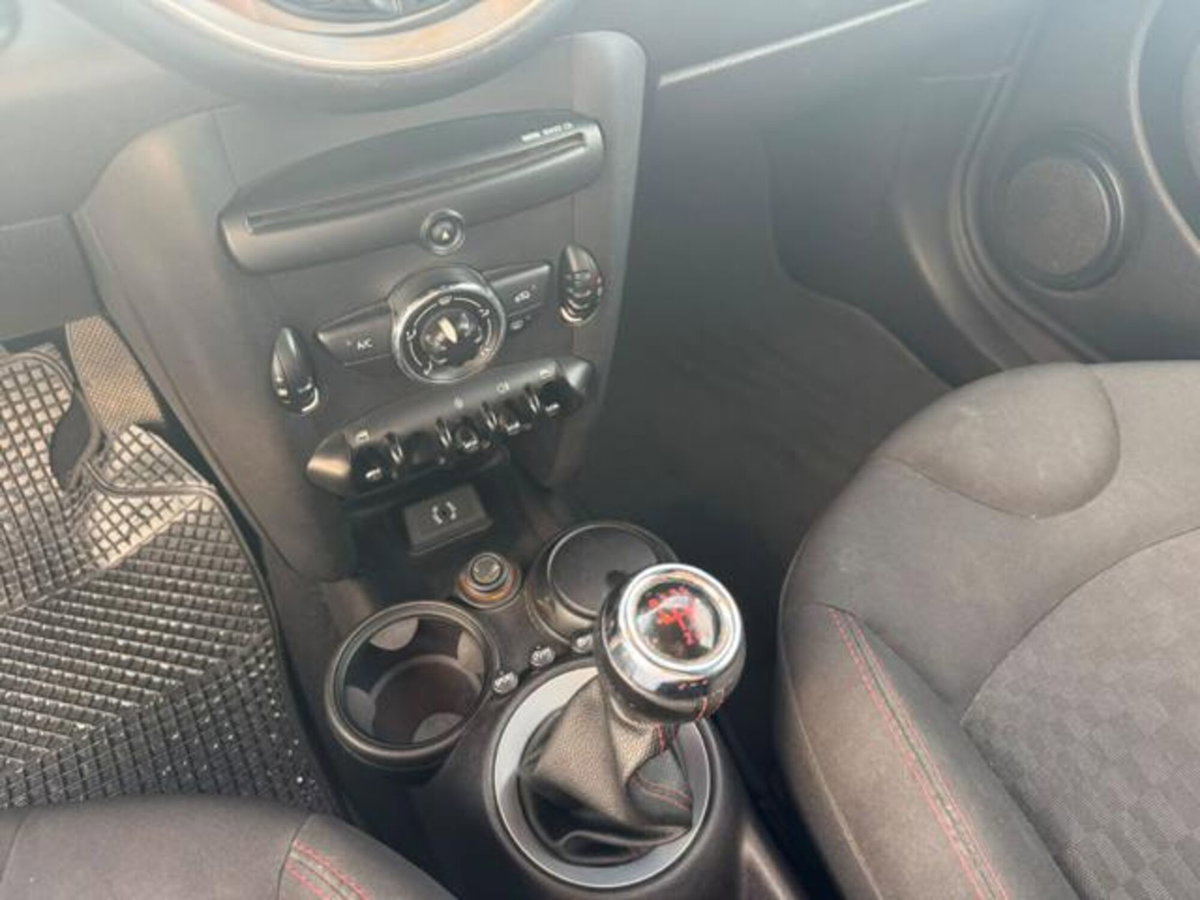 MINI Mini 1.6 16V Cooper D (13)
