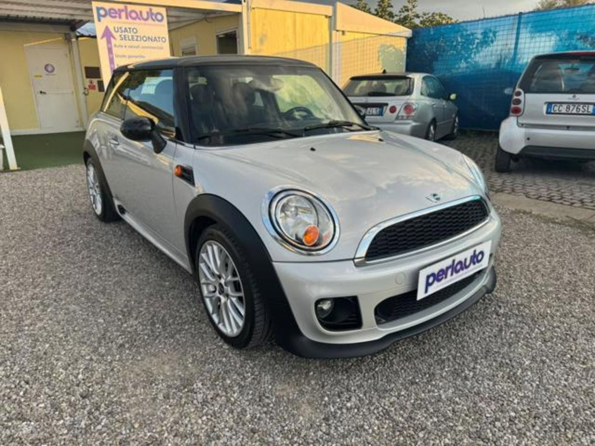 MINI Mini 1.6 16V Cooper D (2)