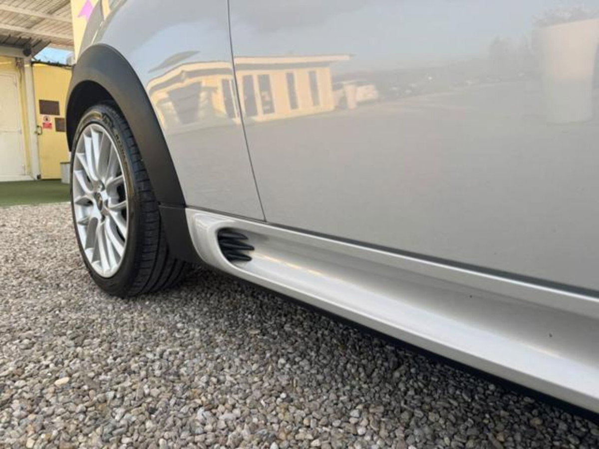 MINI Mini 1.6 16V Cooper D (7)