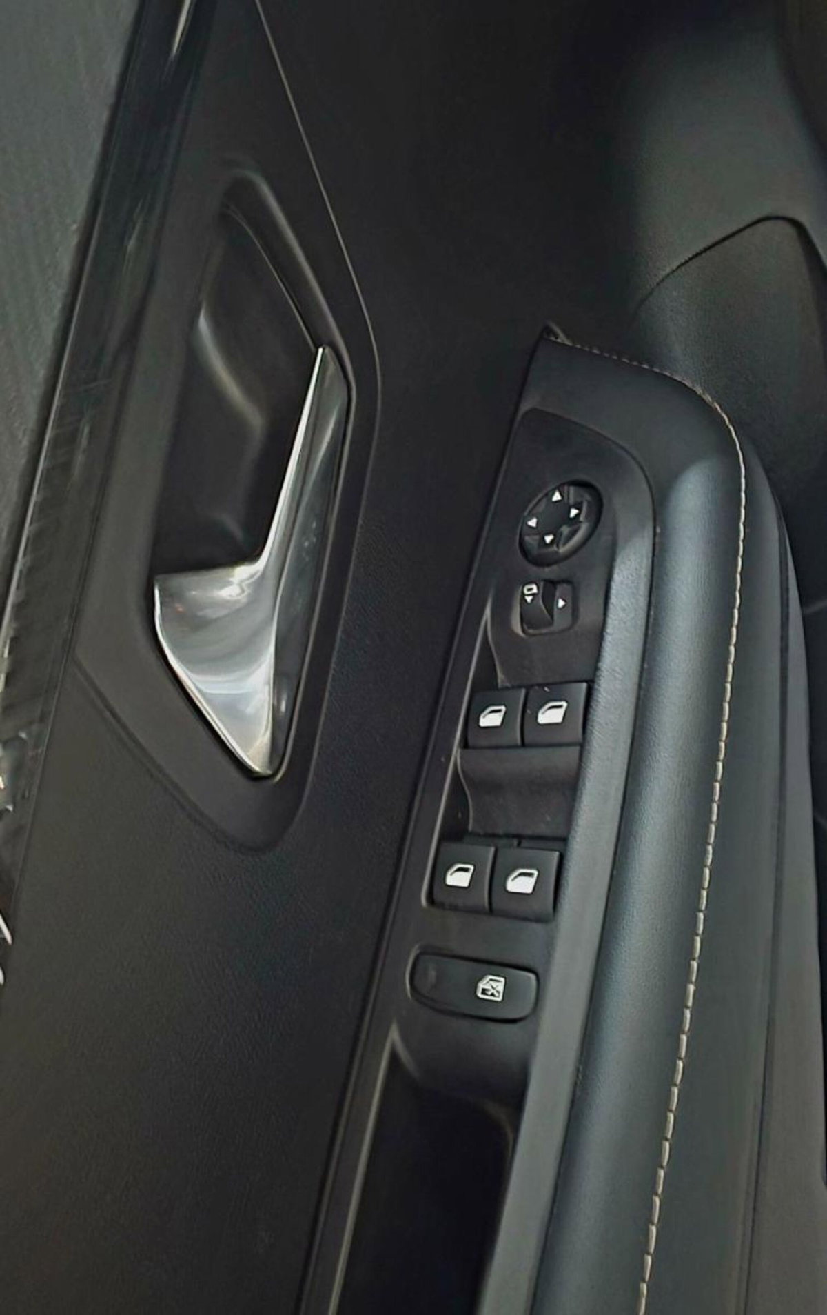 Peugeot 208 PureTech 100 Stop&Start 5 porte Allure (10)