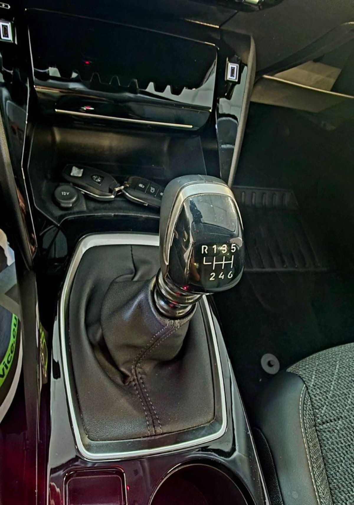Peugeot 208 PureTech 100 Stop&Start 5 porte Allure (11)