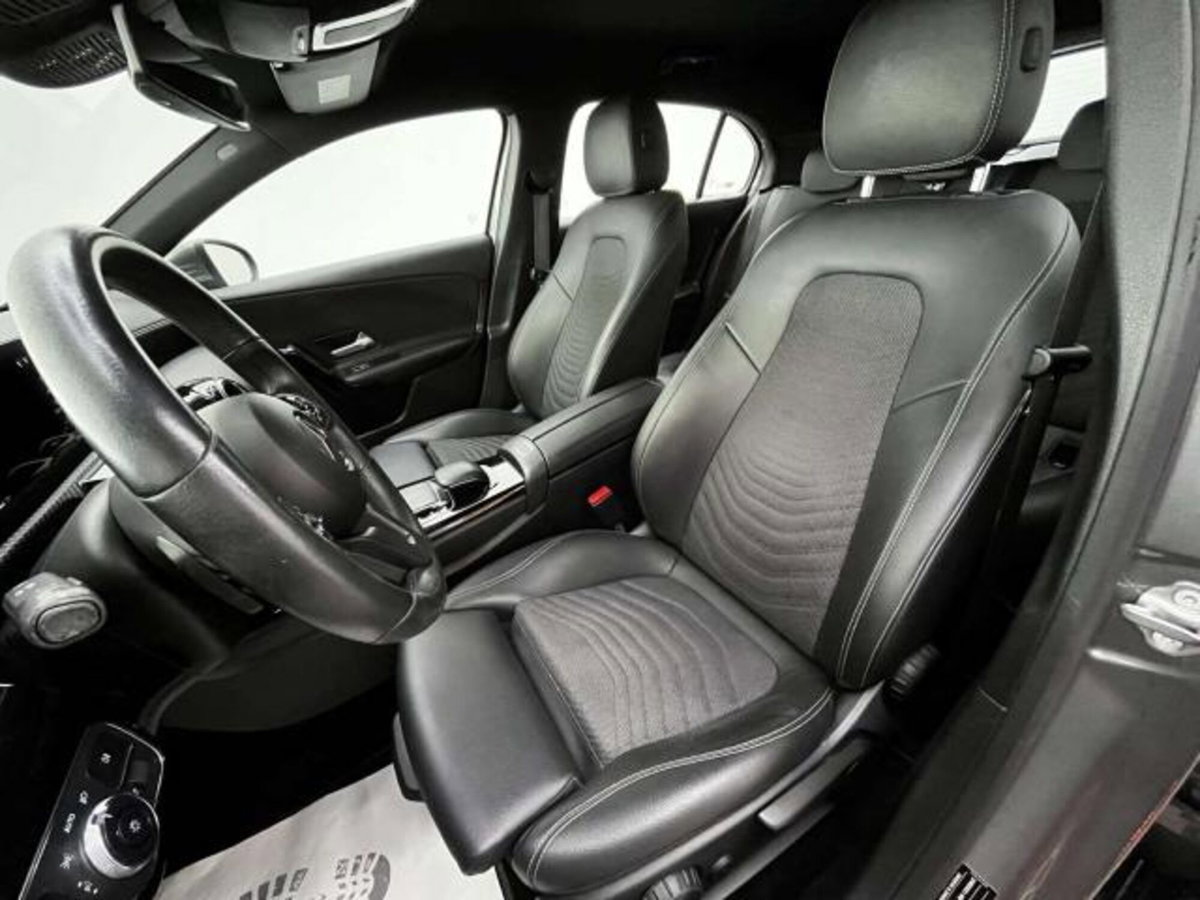Mercedes-Benz Classe A 180 d Business (16)