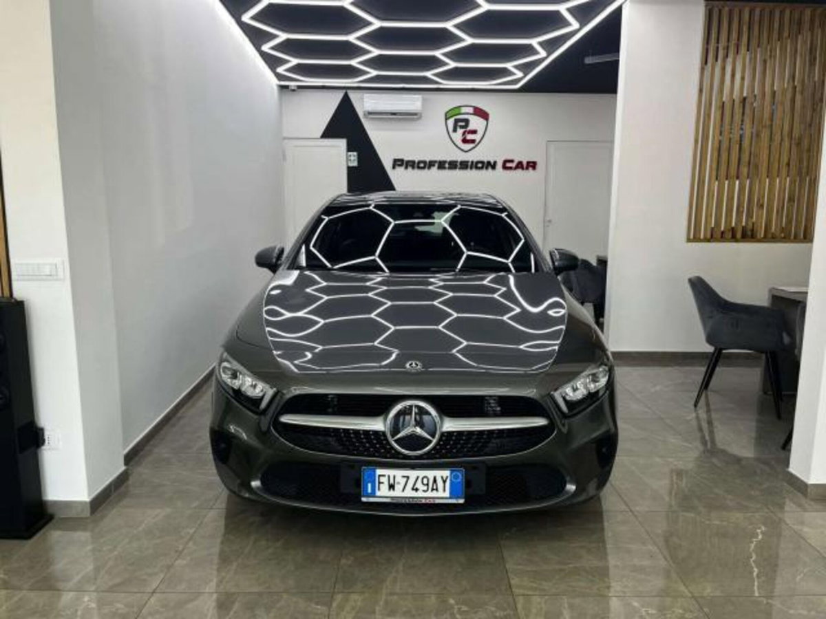 Mercedes-Benz Classe A 180 d Business (2)
