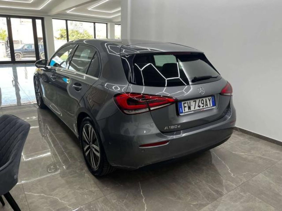 Mercedes-Benz Classe A 180 d Business (4)