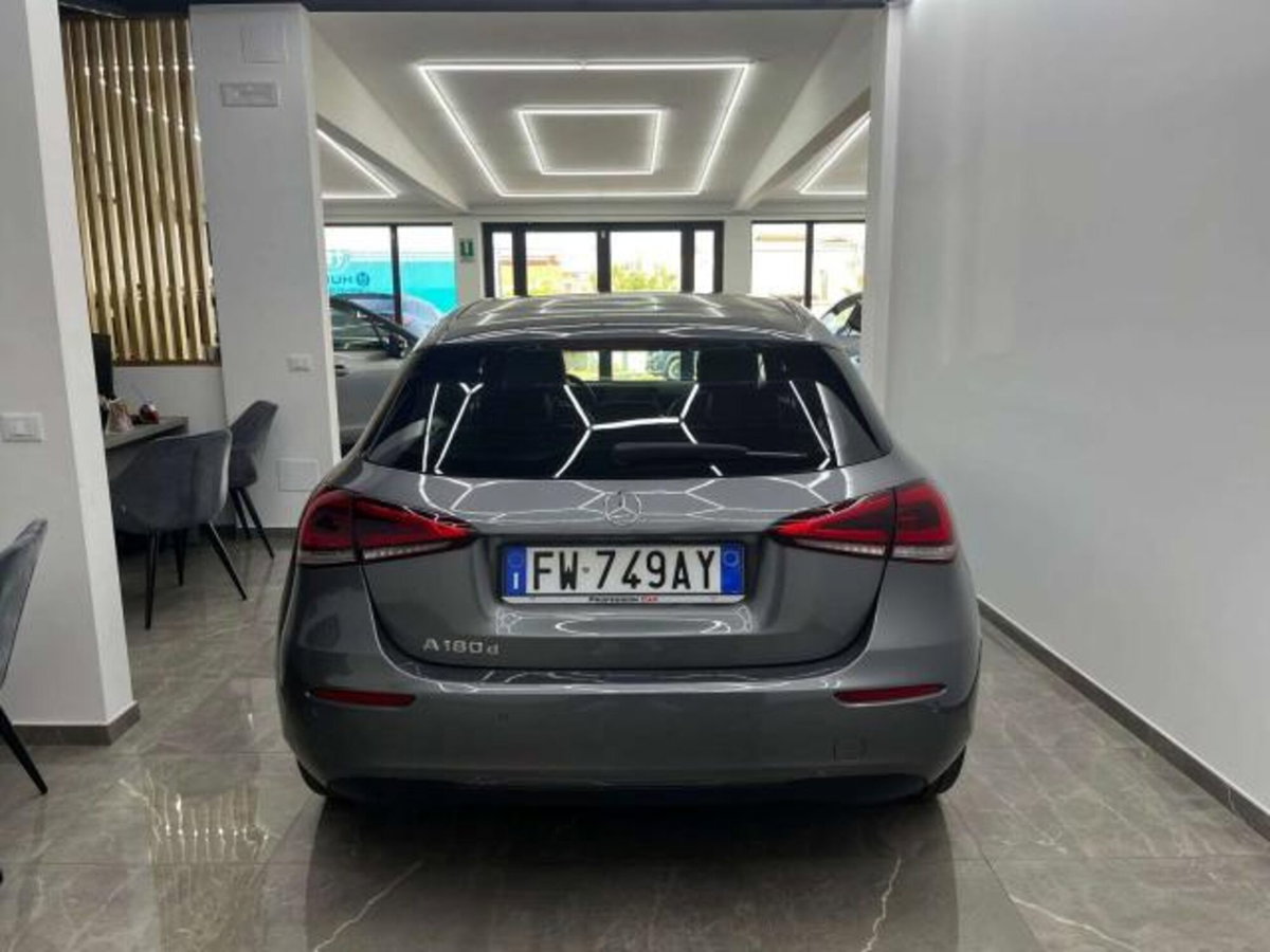 Mercedes-Benz Classe A 180 d Business (5)