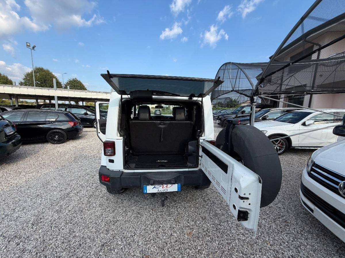 Jeep Wrangler 2.8 CRD DPF Sahara (10)