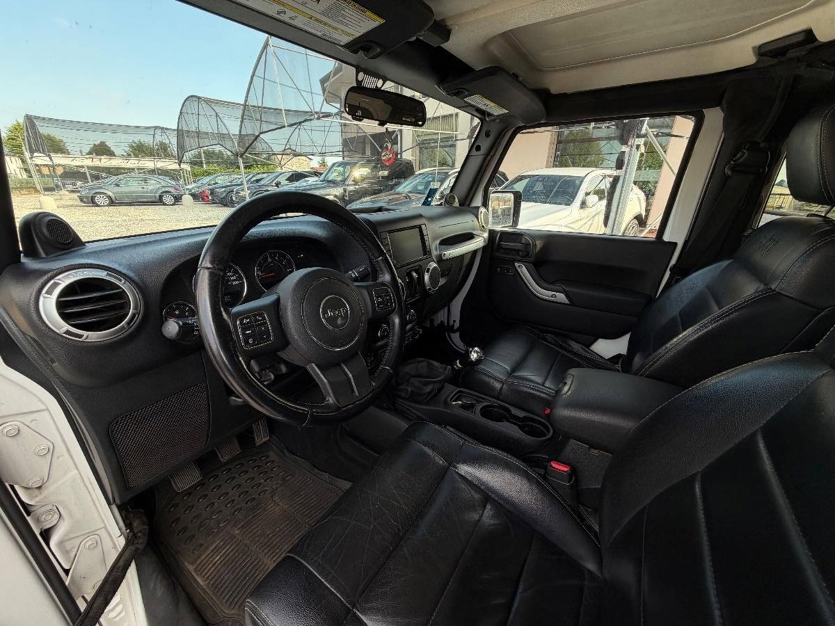 Jeep Wrangler 2.8 CRD DPF Sahara (12)