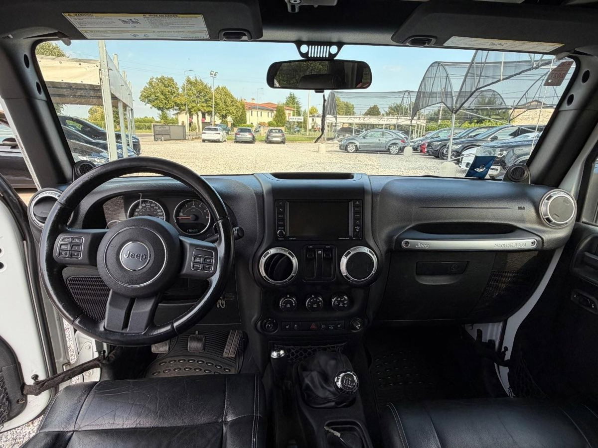 Jeep Wrangler 2.8 CRD DPF Sahara (14)