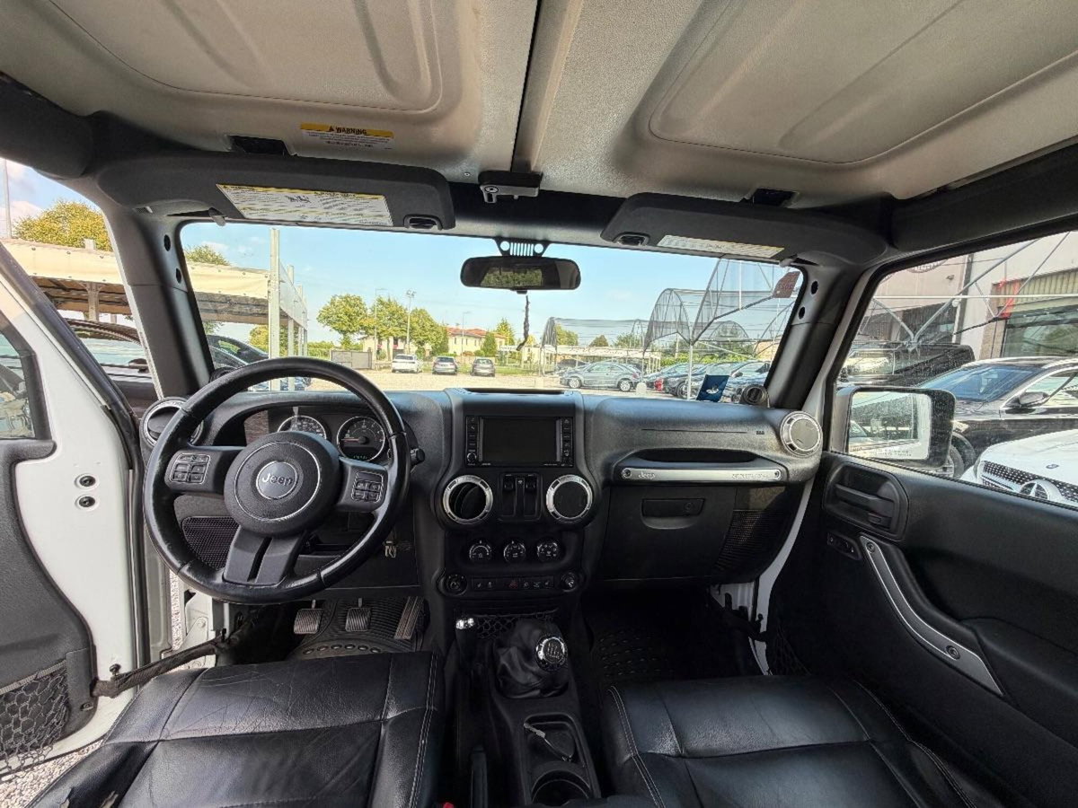 Jeep Wrangler 2.8 CRD DPF Sahara (7)