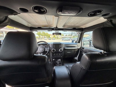 Jeep Wrangler 2.8 CRD DPF Sahara (8)