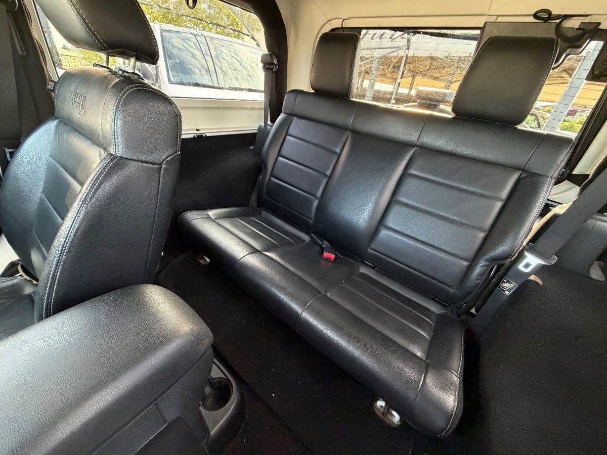Jeep Wrangler 2.8 CRD DPF Sahara (9)