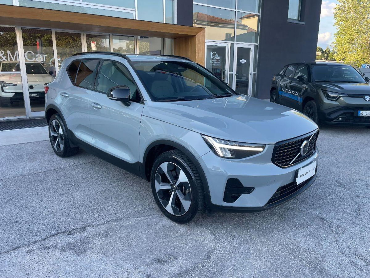 Volvo XC40 B3 automatico Plus Dark