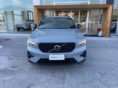 Volvo XC40 B3 automatico Plus Dark (3)