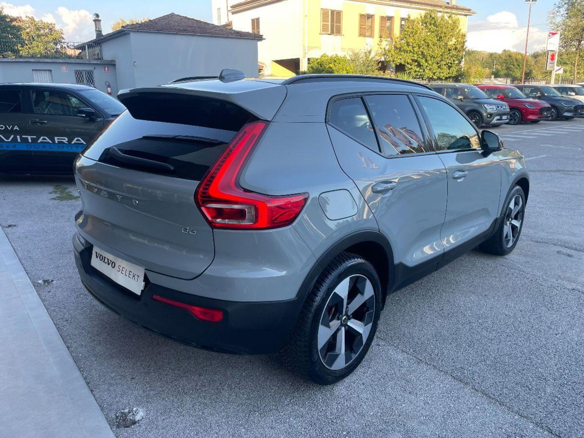 Volvo XC40 B3 automatico Plus Dark (5)