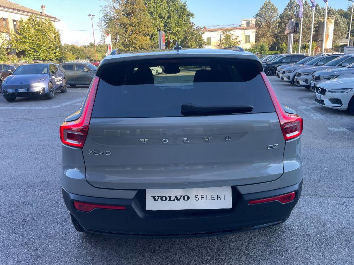 Volvo XC40 B3 automatico Plus Dark (6)