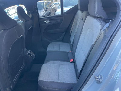 Volvo XC40 B3 automatico Plus Dark (9)