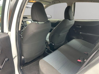 Toyota Yaris 1.D-4D 5 porte Lounge (13)